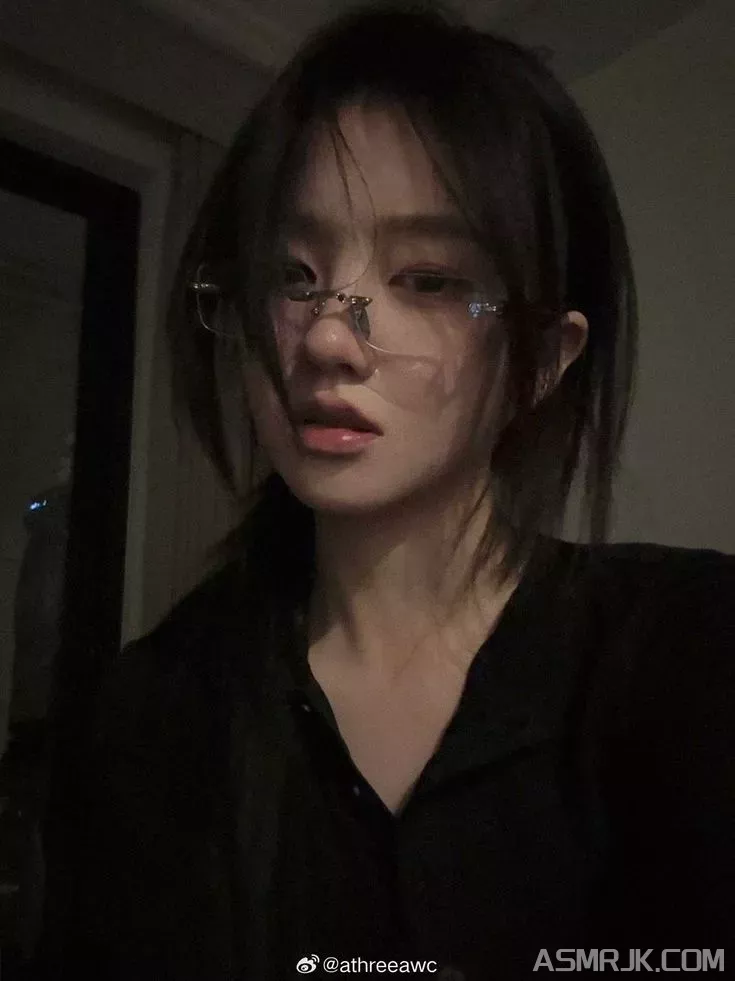 [小馨又没睡觉] 眠28