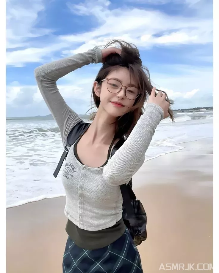 [烛灵儿ASMR] 主人姐姐用白丝奖励你
