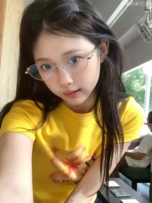 [Aki秋水] 眼镜娘の白色包装