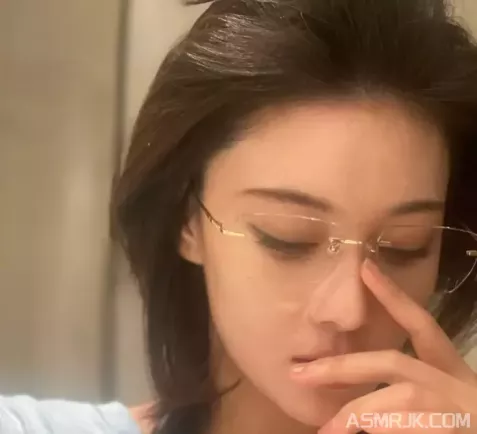 [你的圈圈儿] 踩踏与丝袜摩擦