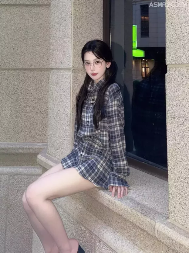 [隔壁的苏苏] 站街