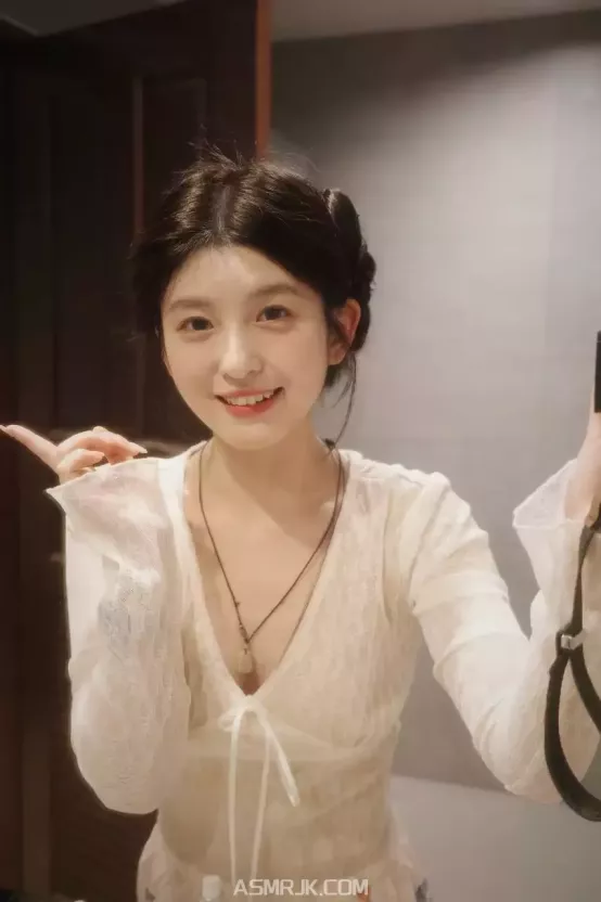 [李小婉] 戴xxxx吧