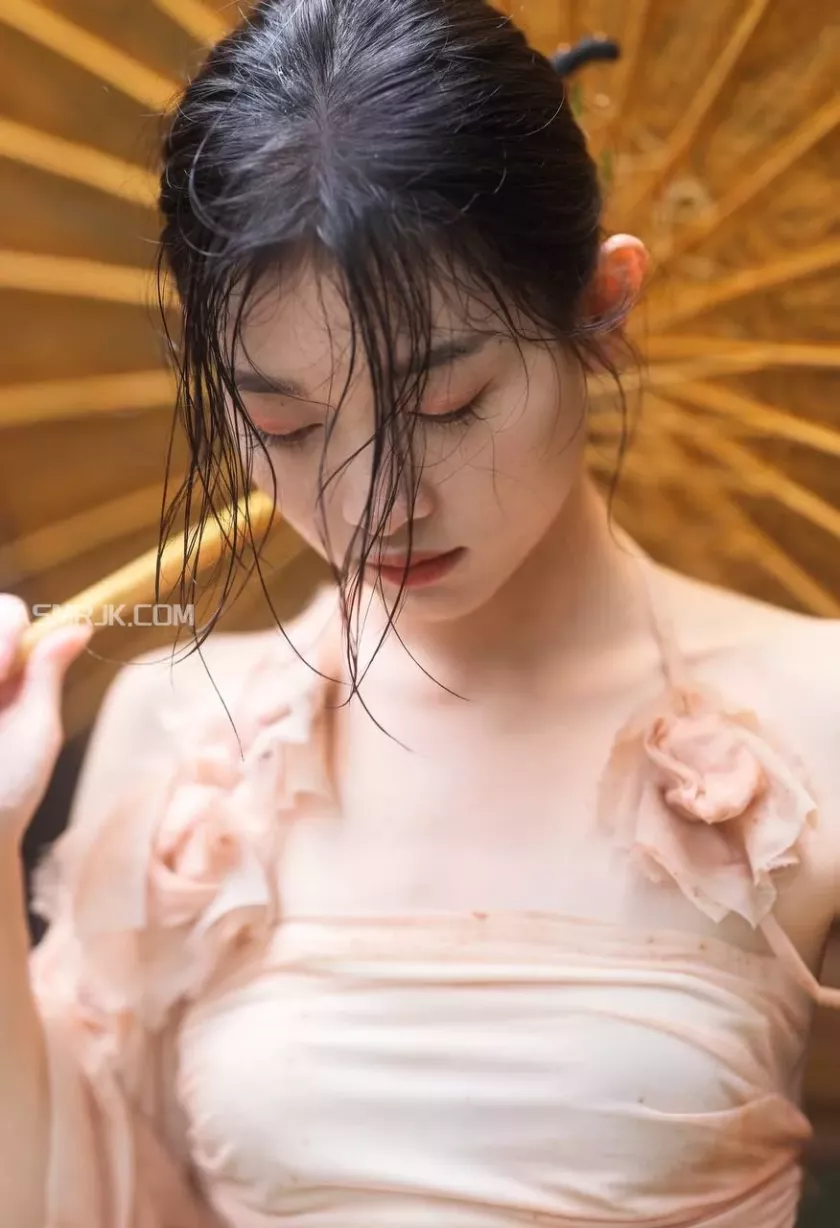 [酥柚粥粥] 镂xxxxx衣